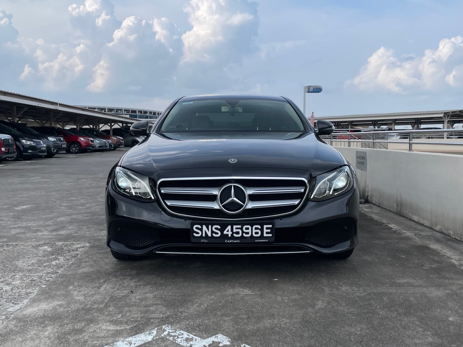 Mercedes-Benz E200 Avantgarde photo 3